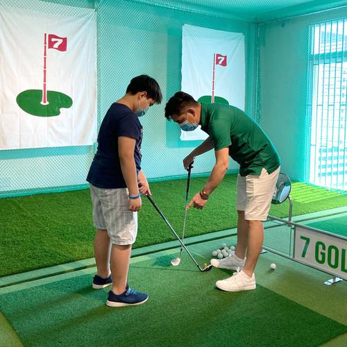 Tập Golf miễn phí khi mua sắm tại fourteengolf.vn