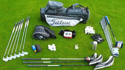 Bộ gậy golf tiêu chuẩn gồm bao nhiêu gậy?