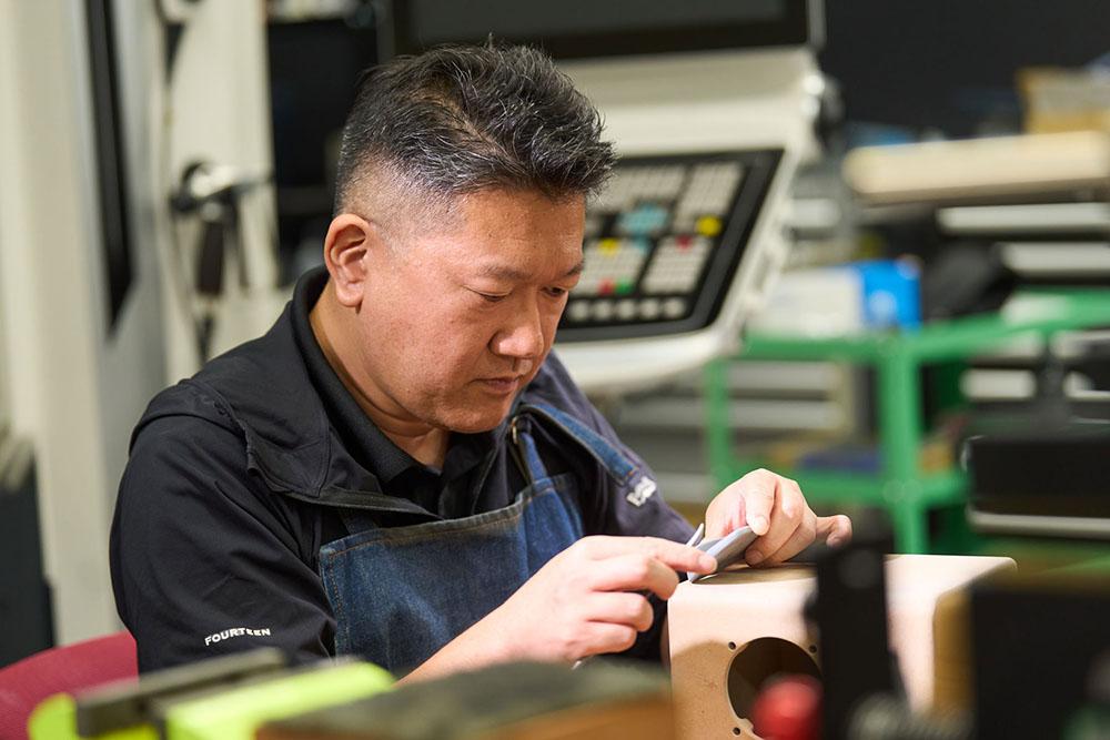 Gậy Sắt TB Iron Mới của Fourteen Sắp Ra Mắt - Một Thách Thức Mới